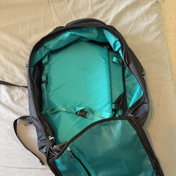 Osprey FairView 40 Travel Backpack - Picture 6 of 6